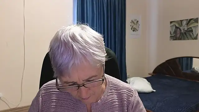 Sandra Snowflake online show from 09/24/25, 03:57