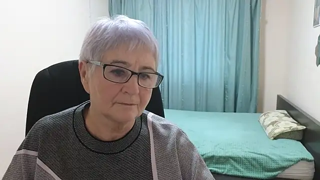 Sandra Snowflake online show from 10/27/25, 12:06