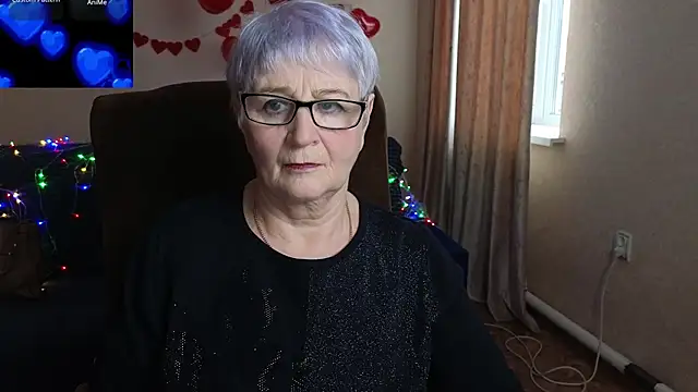 Snapshot of Sandra_Snowflake chatting on 02/14/26, 11:43 Sandra Snowflake online show from 02/14/26, 11:43