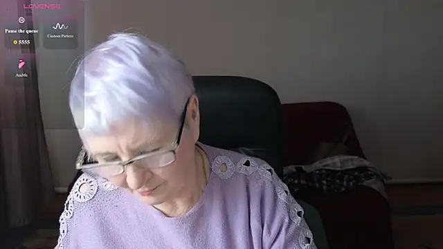 Snapshot of Sandra_Snowflake chatting on 02/12/26, 12:49 Sandra Snowflake online show from 02/12/26, 12:49