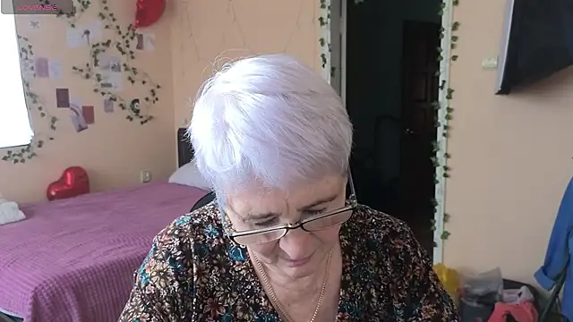 Snapshot of Sandra_Snowflake chatting on 06/05/26, 05:34 Sandra Snowflake online show from 06/05/26, 05:34