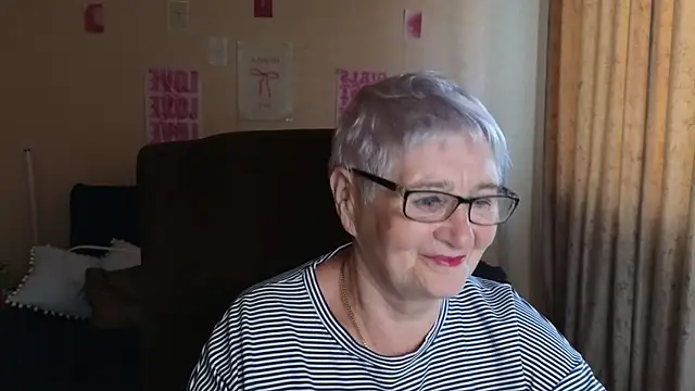 Snapshot of Sandra_Snowflake chatting on 05/27/26, 04:20 Sandra Snowflake online show from 05/27/26, 04:20