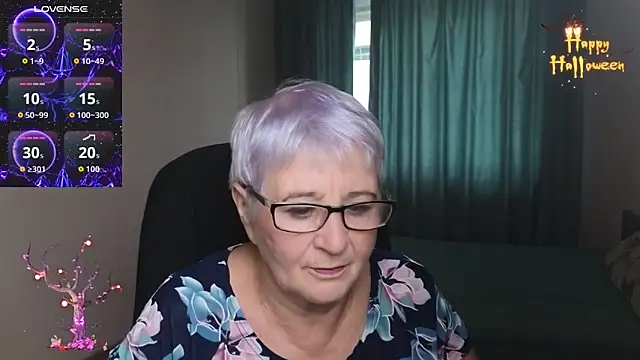 Sandra Snowflake online show from 10/31/25, 11:07