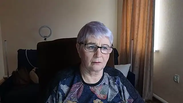 Snapshot of Sandra_Snowflake chatting on 04/13/26, 04:16 Sandra Snowflake online show from 04/13/26, 04:16