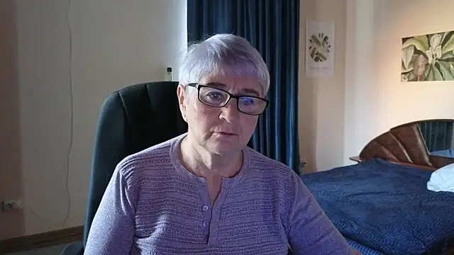 Sandra Snowflake online show from 09/22/25, 03:56