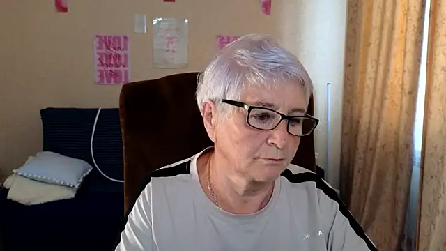 Snapshot of Sandra_Snowflake chatting on 06/23/26, 03:59 Sandra Snowflake online show from 06/23/26, 03:59