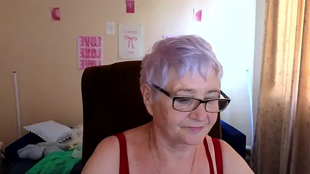 Snapshot of Sandra_Snowflake chatting on 07/07/26, 06:47 Sandra Snowflake online show from 07/07/26, 06:47