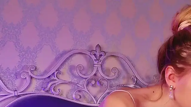 Snapshot of BECKI_VRES chatting on 10/17/25, 08:54 BECKI VRES online show from 10/17/25, 08:54