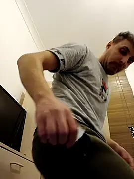 Snapshot of Eusuntnoulgigolo chatting on 02/13/26, 07:14 Eusuntnoulgigolo online show from 02/13/26, 07:14