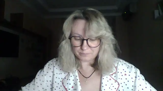 Snapshot of Mary888x chatting on 10/11/25, 06:20 Mary888x online show from 10/11/25, 06:20