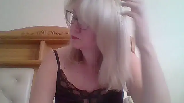 Snapshot of Mary888x chatting on 02/26/25, 05:10 Mary888x online show from 02/26/25, 05:10