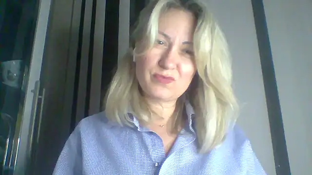 Snapshot of Mary888x chatting on 03/01/25, 06:11 Mary888x online show from 03/01/25, 06:11