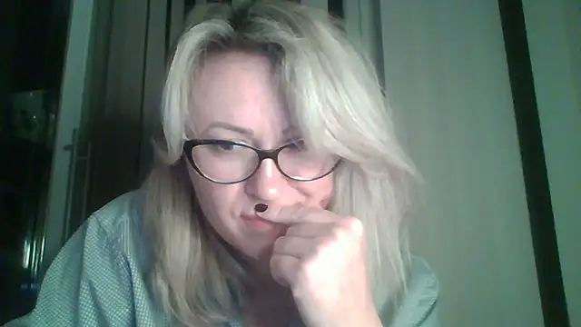 Snapshot of Mary888x chatting on 02/16/25, 09:05 Mary888x online show from 02/16/25, 09:05