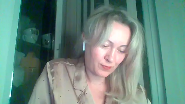 Snapshot of Mary888x chatting on 02/22/25, 08:53 Mary888x online show from 02/22/25, 08:53