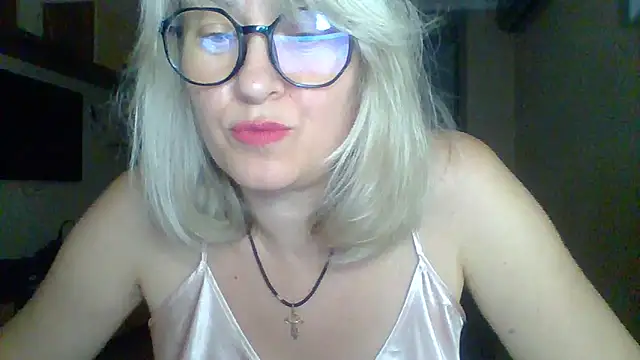 Snapshot of Mary888x chatting on 09/09/25, 05:11 Mary888x online show from 09/09/25, 05:11