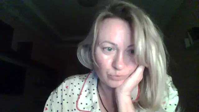 Snapshot of Mary888x chatting on 12/18/25, 09:40 Mary888x online show from 12/18/25, 09:40