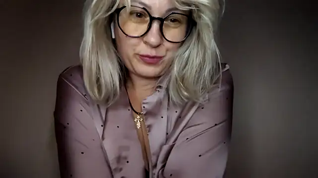 Snapshot of Mary888x chatting on 09/26/25, 05:20 Mary888x online show from 09/26/25, 05:20