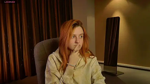 aishiro online show from 02/01/26, 03:54