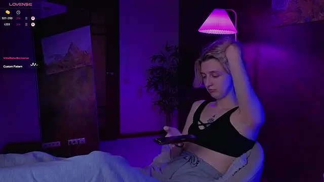 aishiro online show from 10/01/25, 09:14