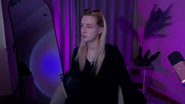 aishiro online show from 09/16/25, 01:34