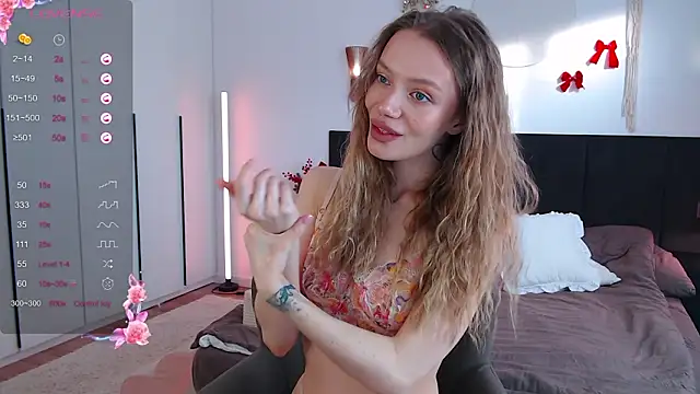 LunaticaBae online show from 02/06/26, 03:46