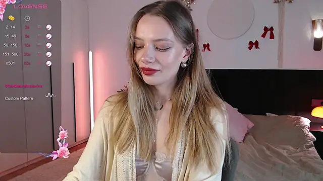 LunaticaBae online show from 01/18/26, 02:37