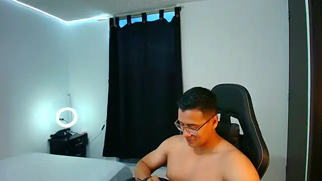 Yeicolevit online show from 09/21/25, 10:48