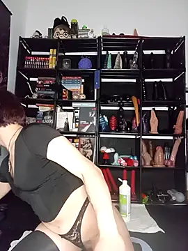 MirianaB online show from 12/18/25, 11:52