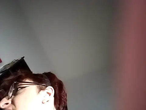 Snapshot of MirianaB chatting on 09/25/25, 11:44 MirianaB online show from 09/25/25, 11:44