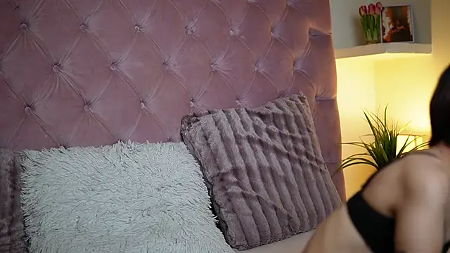 MaiaMini online show from 10/25/25, 11:27