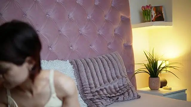 MaiaMini online show from 11/13/25, 10:57