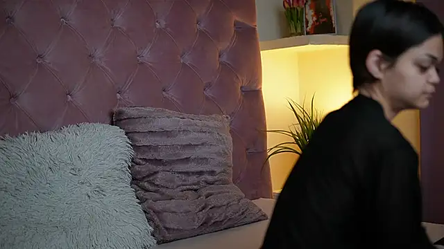 MaiaMini online show from 10/13/25, 09:59