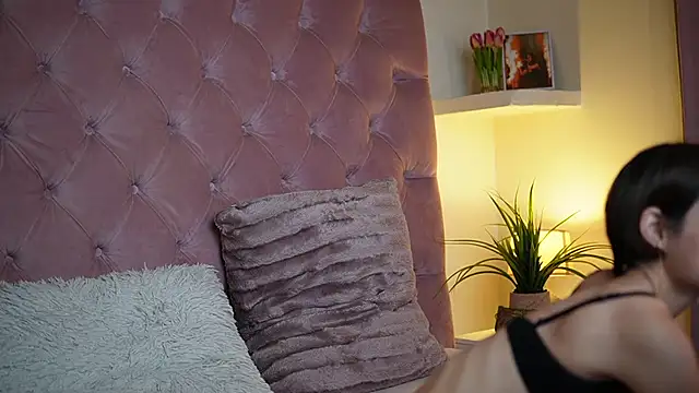 MaiaMini online show from 10/06/25, 06:41