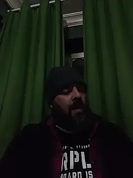 Snapshot of serpensy chatting on 11/27/25, 05:35 serpensy online show from 11/27/25, 05:35