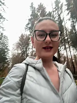 Snapshot of AvaFlowers6 chatting on 11/02/25, 01:49 AvaFlowers6 online show from 11/02/25, 01:49