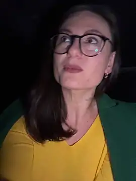 Snapshot of AvaFlowers6 chatting on 11/07/25, 06:45 AvaFlowers6 online show from 11/07/25, 06:45