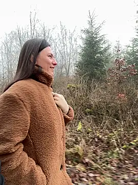 Snapshot of AvaFlowers6 chatting on 12/18/25, 08:08 AvaFlowers6 online show from 12/18/25, 08:08