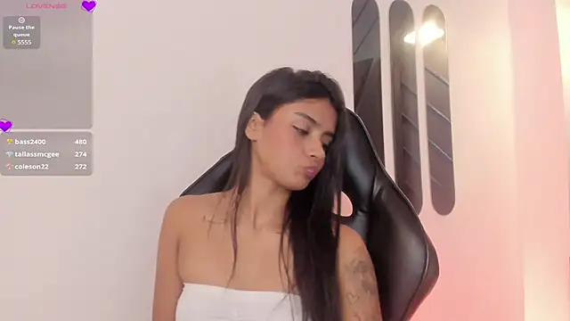 katia foxxx  online show from 02/22/25, 08:42