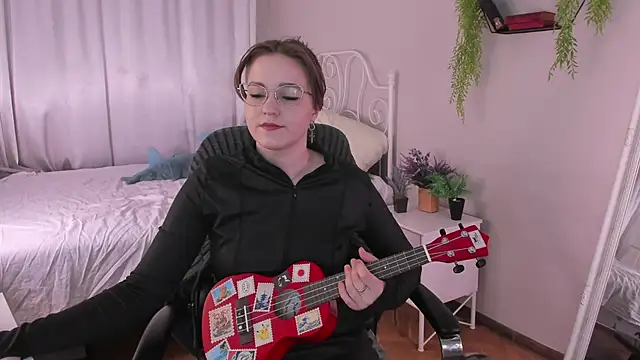 Snapshot of Rada_Woods chatting on 03/19/25, 01:32 Rada Woods online show from 03/19/25, 01:32