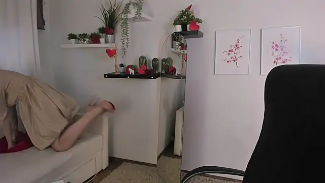 Snapshot of Rada_Woods chatting on 02/17/25, 02:28 Rada Woods online show from 02/17/25, 02:28