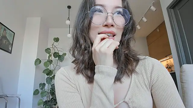 mey baee online show from 02/16/26, 07:18