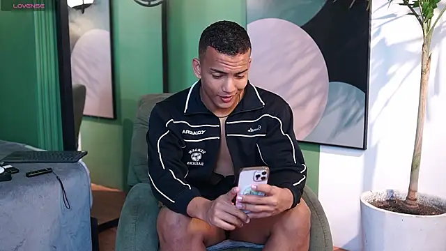 Rafa2004Cruz online show from 11/21/25, 12:26