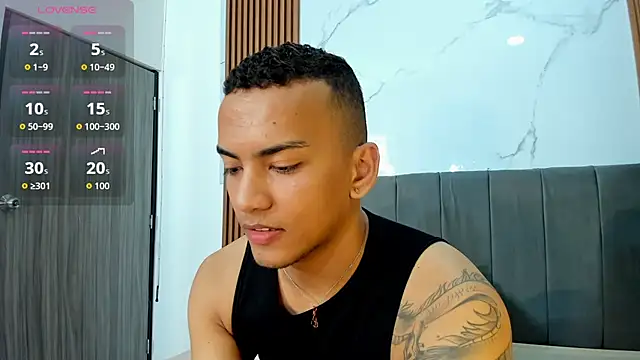 Rafa2004Cruz online show from 09/18/25, 12:19