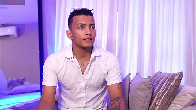 Rafa2004Cruz online show from 04/14/26, 02:33