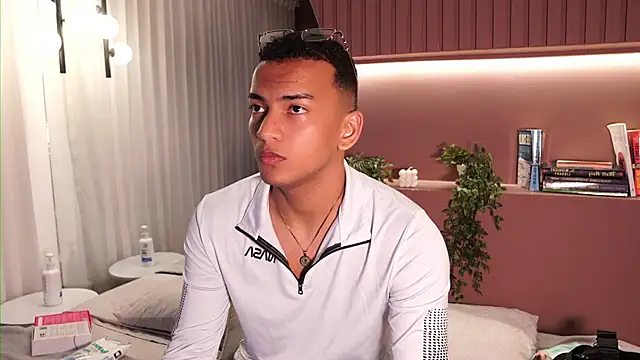 Rafa2004Cruz online show from 03/24/26, 01:55