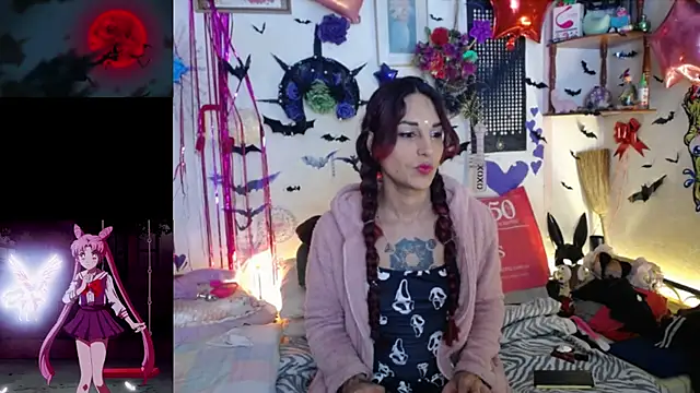 purplekattlyn online show from 05/18/26, 06:29