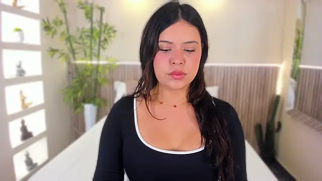 Snapshot of GeorginaReyes chatting on 06/21/26, 12:11 GeorginaReyes online show from 06/21/26, 12:11