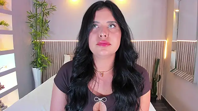 GeorginaReyes online show from 12/17/25, 10:37