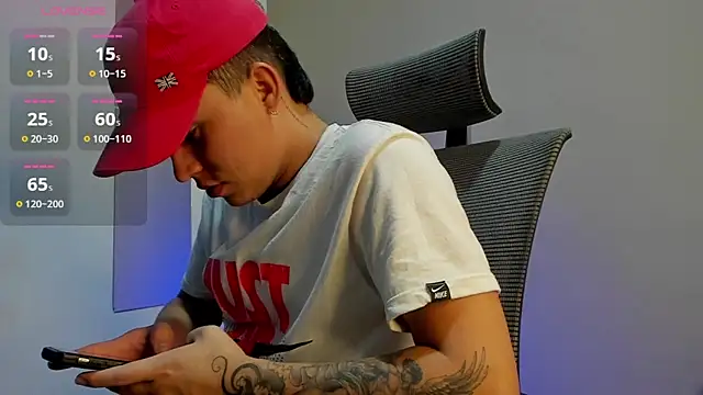 mattiwsmorris  online show from 11/25/25, 12:44