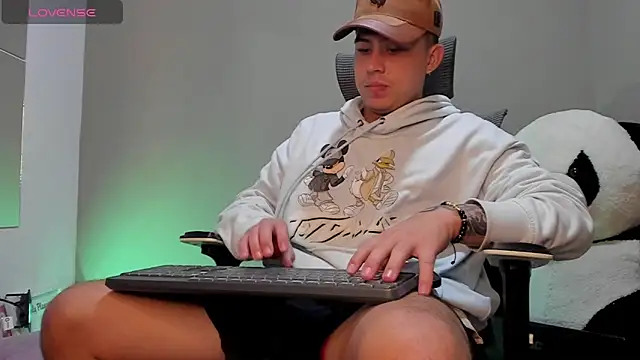 mattiwsmorris  online show from 10/23/25, 03:38